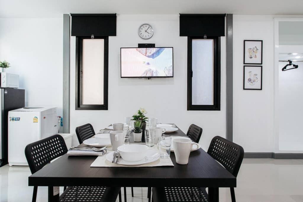 P4 Silom Large 2Beds Full Kitchen Wifi 4-6Pax Apartment Bangkok Exterior photo